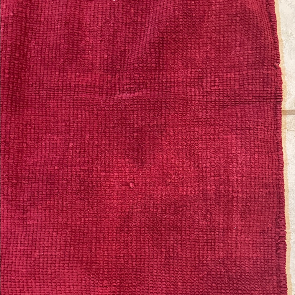 Rug Chic Burgundy Red Rug - Picture 5 of 16